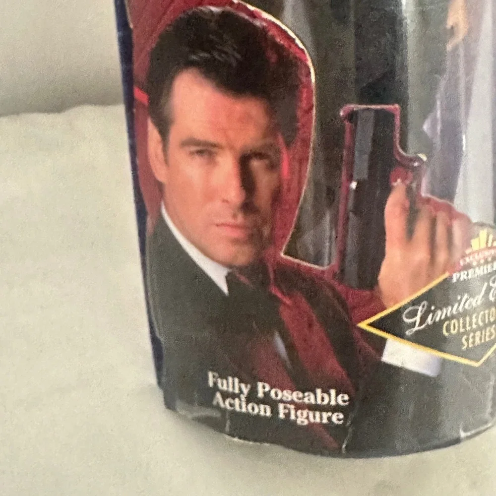 Exclusive Premiere James Bond Action Figure Elliot Carver Black Good Limited Ed